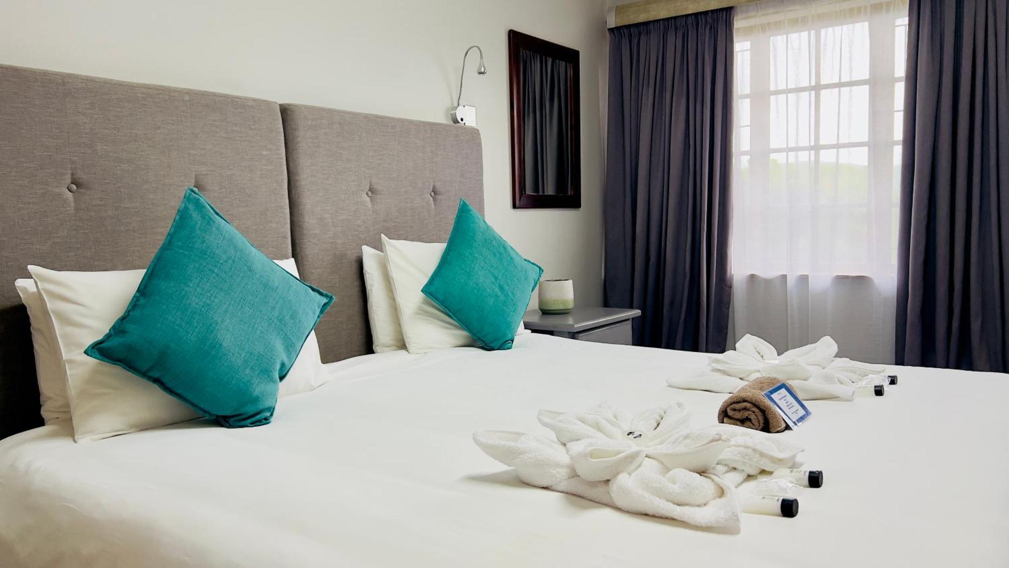 On The Estuary Hotel Knysna Exterior photo